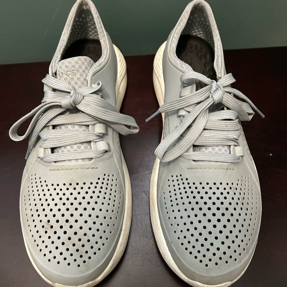 Croc lite ride tennis shoes men’s size 10